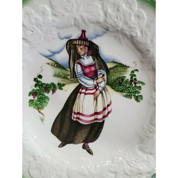 Alfred Meakin 18th French Costumes GRAPE PICKERS OF BURGUNDY 9" PLATE wine decor - Picture 2 of 5